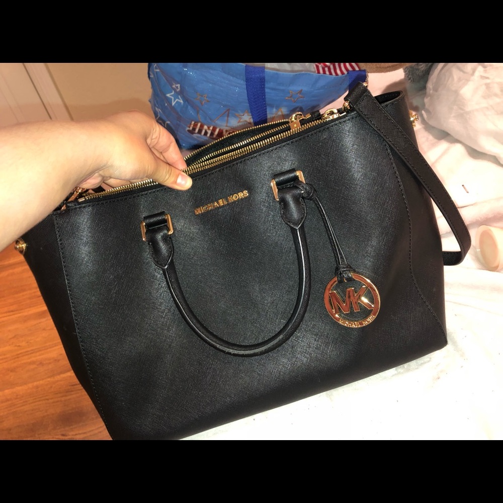 MICHAEL KORS BLACK MEDIUM SATCHEL. 100% AUTHENTIC.